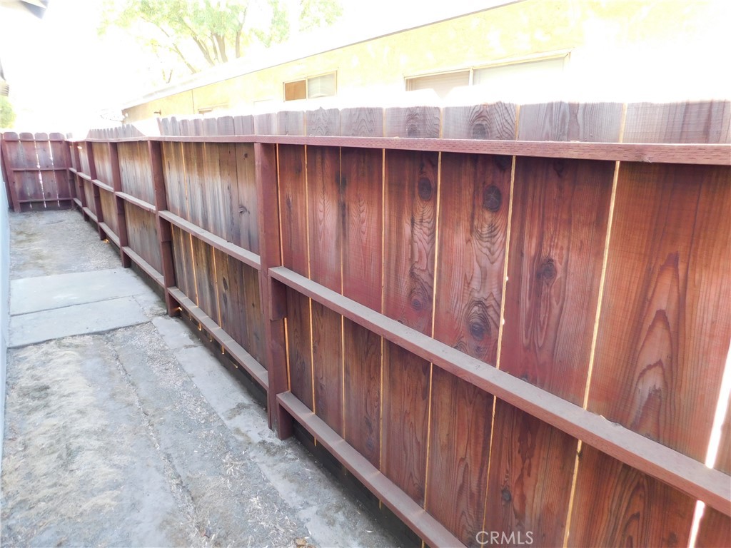 1253 W 11th St, Merced, CA 95341