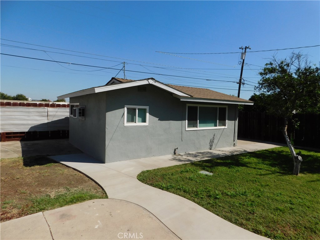 1253 W 11th St, Merced, CA 95341