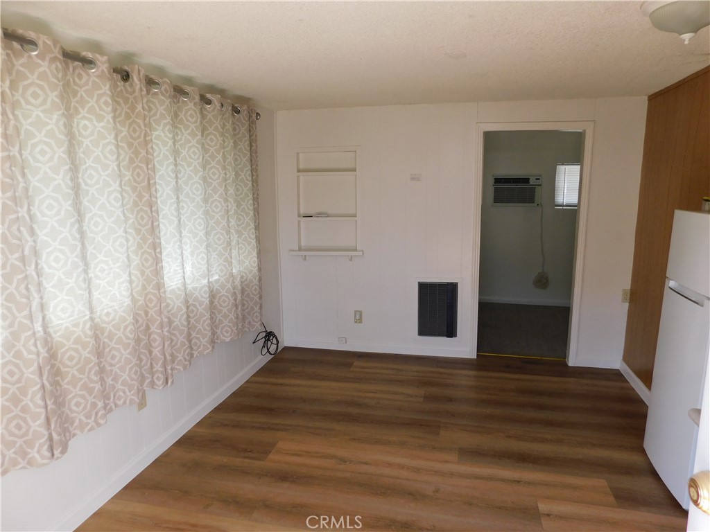 1253 W 11th St, Merced, CA 95341