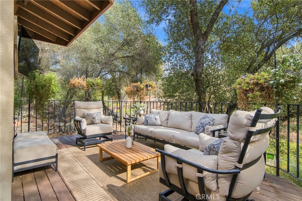 5552 Bear Creek Dr, Catheys Valley, CA 95306