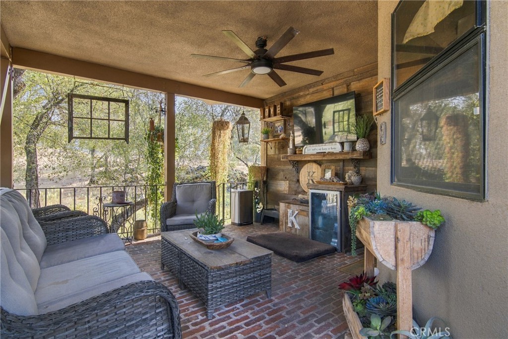 5552 Bear Creek Dr, Catheys Valley, CA 95306
