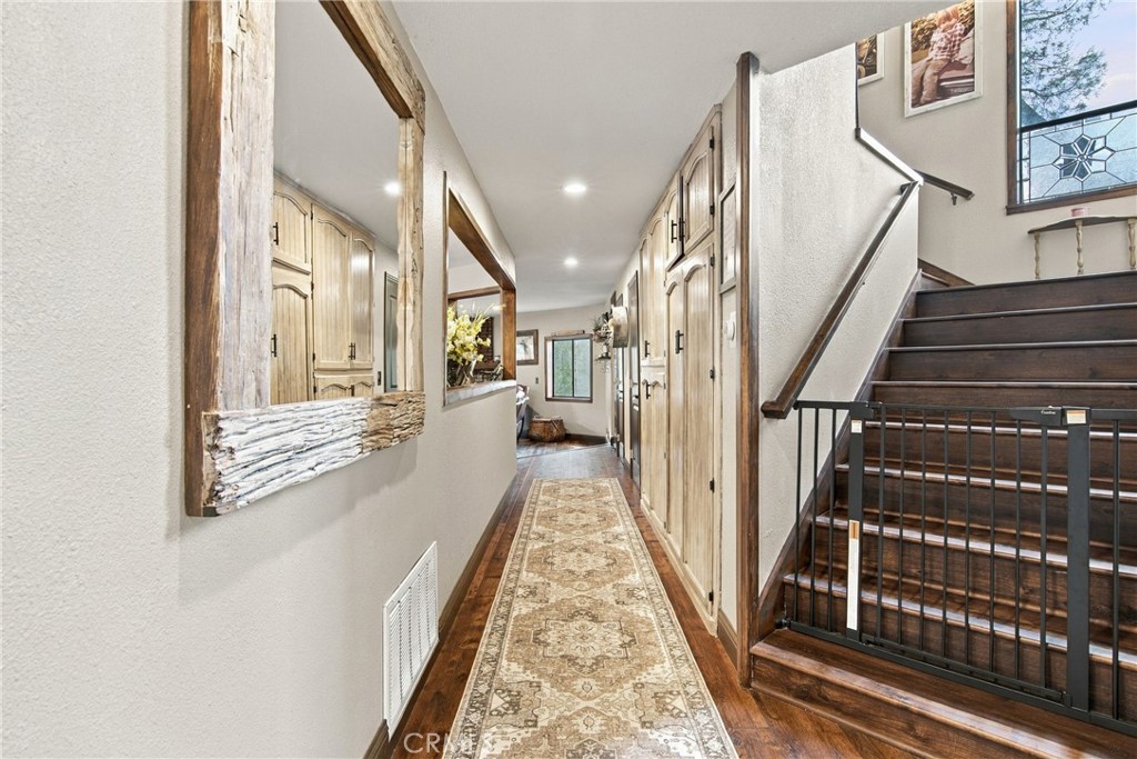 5552 Bear Creek Dr, Catheys Valley, CA 95306