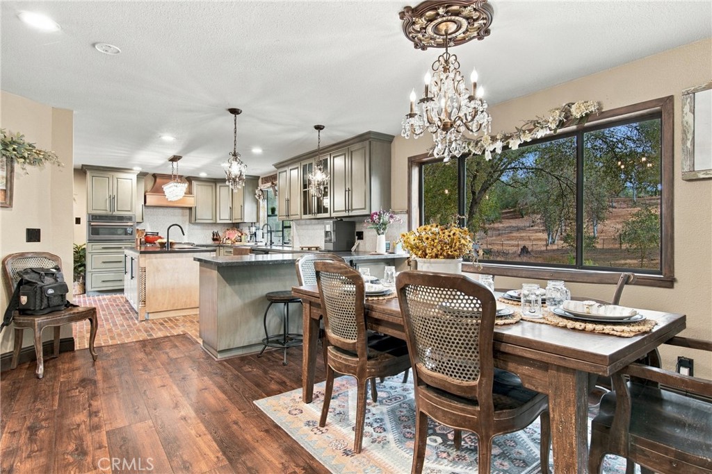 5552 Bear Creek Dr, Catheys Valley, CA 95306