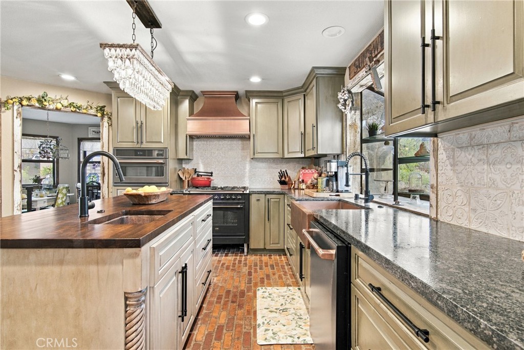 5552 Bear Creek Dr, Catheys Valley, CA 95306
