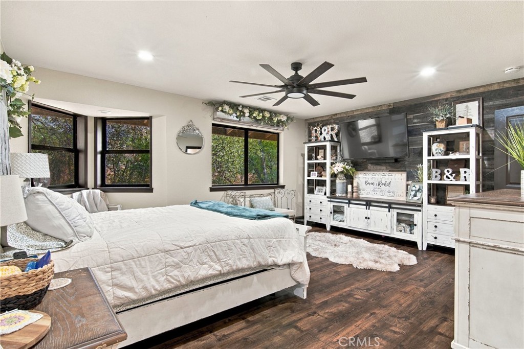 5552 Bear Creek Dr, Catheys Valley, CA 95306