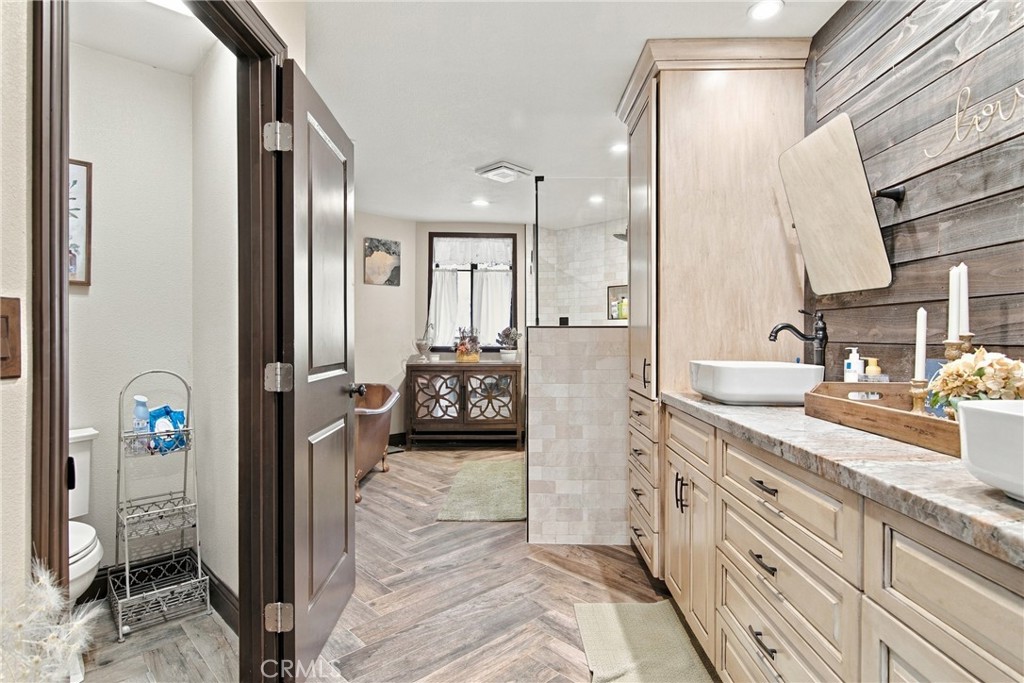 5552 Bear Creek Dr, Catheys Valley, CA 95306