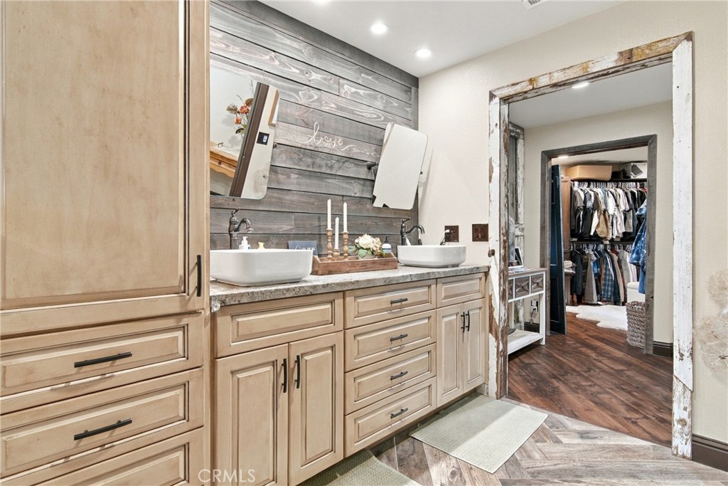 5552 Bear Creek Dr, Catheys Valley, CA 95306