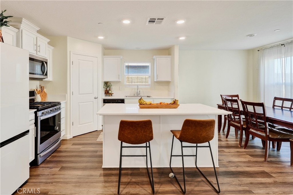 209 Grand View Ct, Merced, CA 95341
