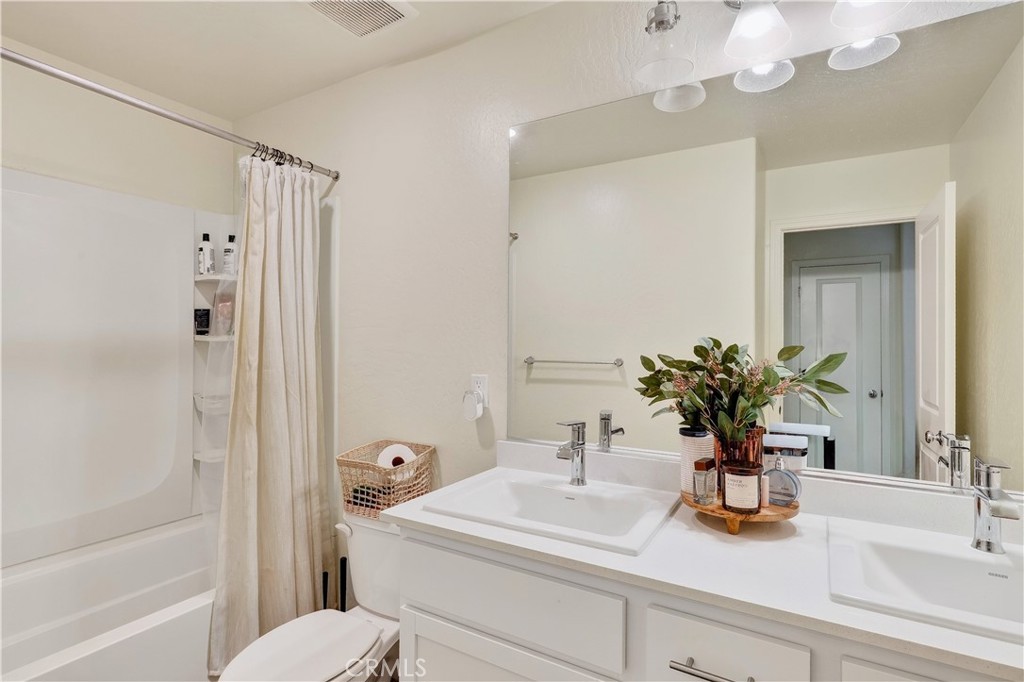 209 Grand View Ct, Merced, CA 95341