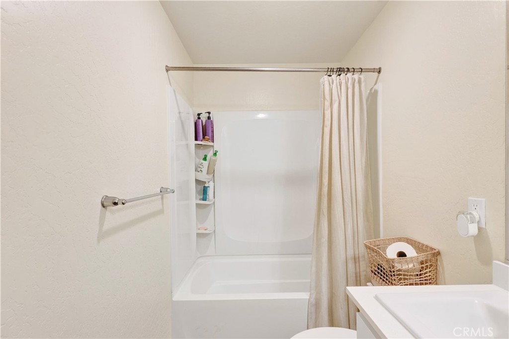 209 Grand View Ct, Merced, CA 95341