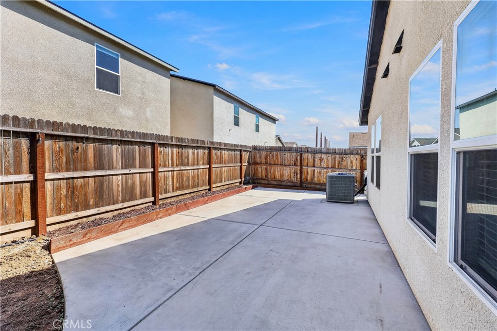 209 Grand View Ct, Merced, CA 95341