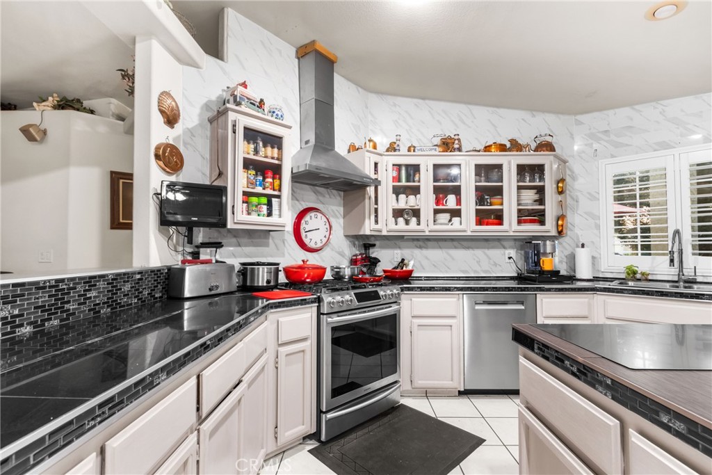 2814 Village Ct, Merced, CA 95348
