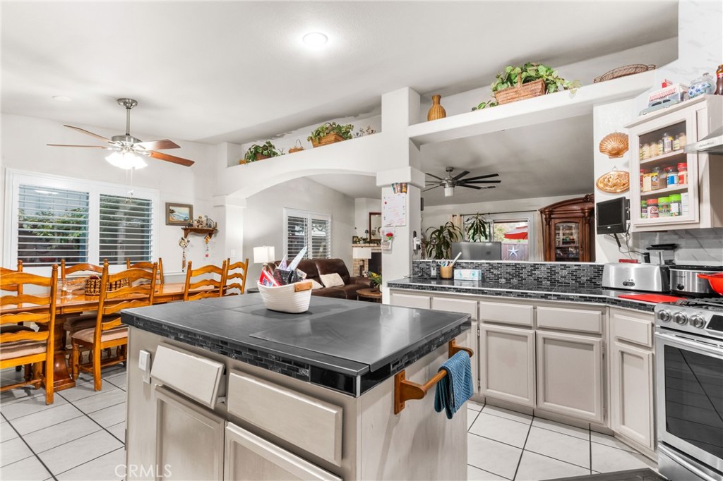 2814 Village Ct, Merced, CA 95348