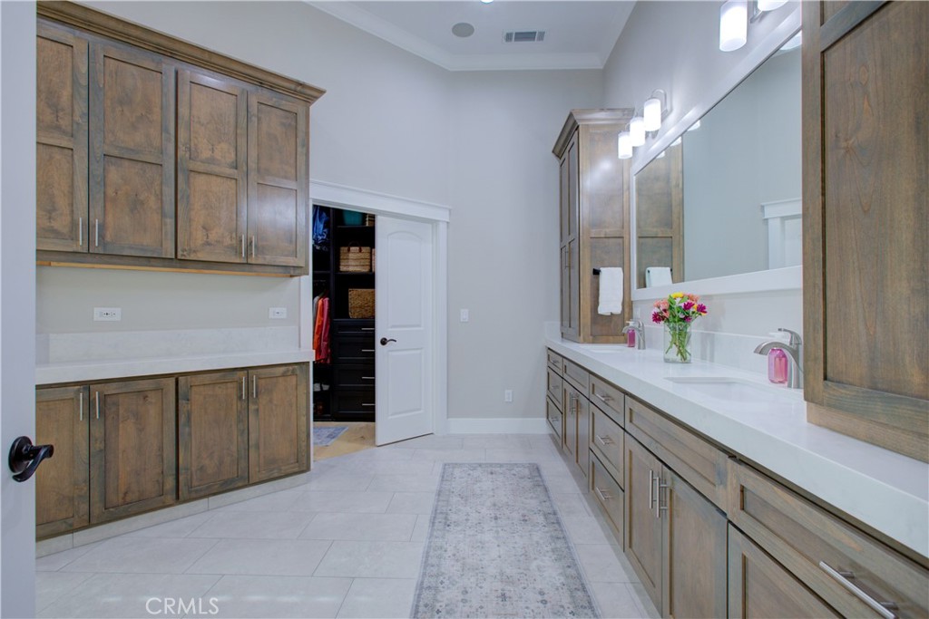 2861 Trovare Ct, Merced, CA 95340