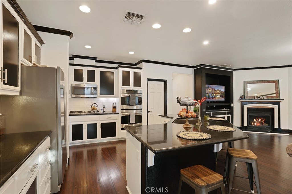 1725 1725 Luna Bella Lane, Manteca, CA 95337