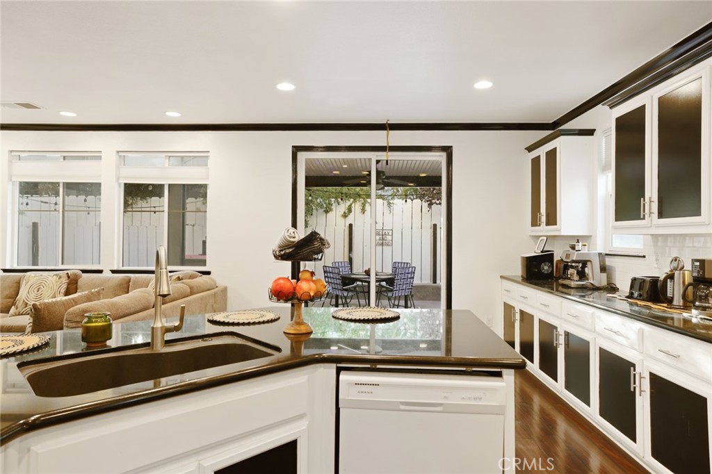 1725 1725 Luna Bella Lane, Manteca, CA 95337