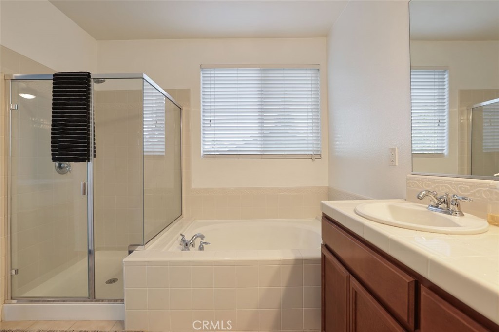1725 1725 Luna Bella Lane, Manteca, CA 95337