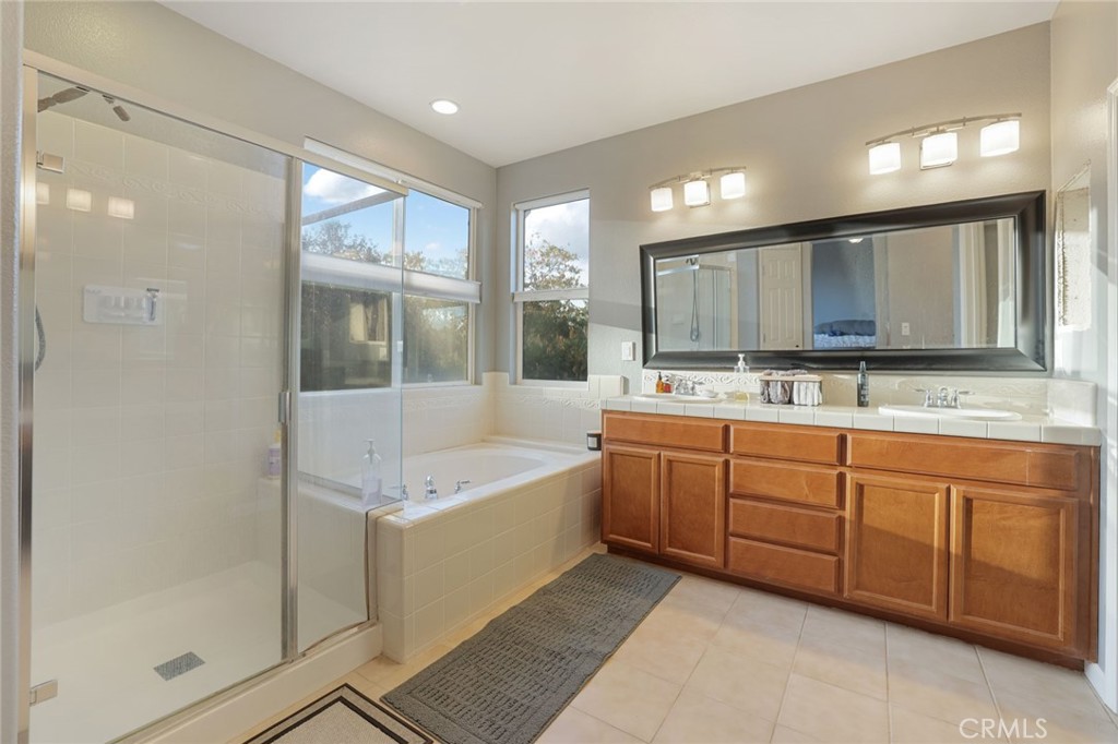1725 1725 Luna Bella Lane, Manteca, CA 95337