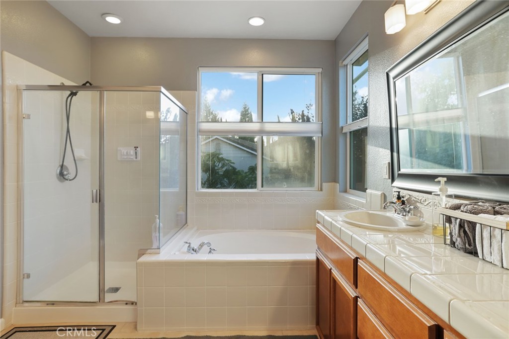 1725 1725 Luna Bella Lane, Manteca, CA 95337