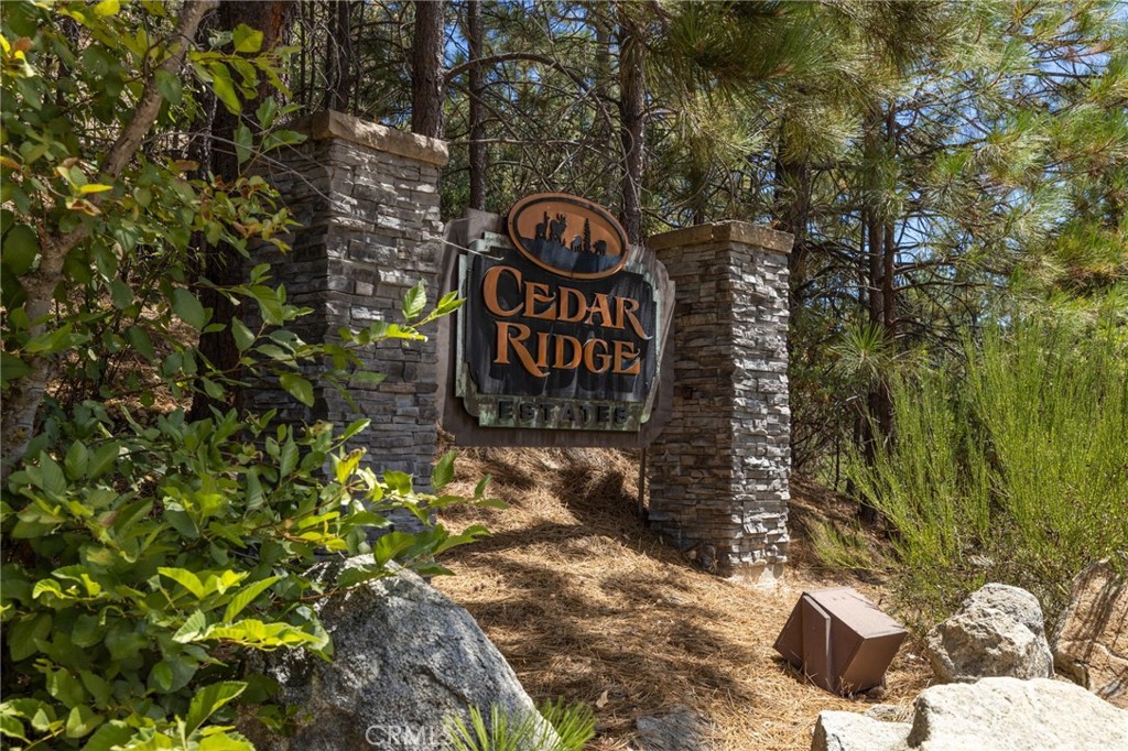 8 N N Cedar Vista Cir, Bass Lake, CA 93604