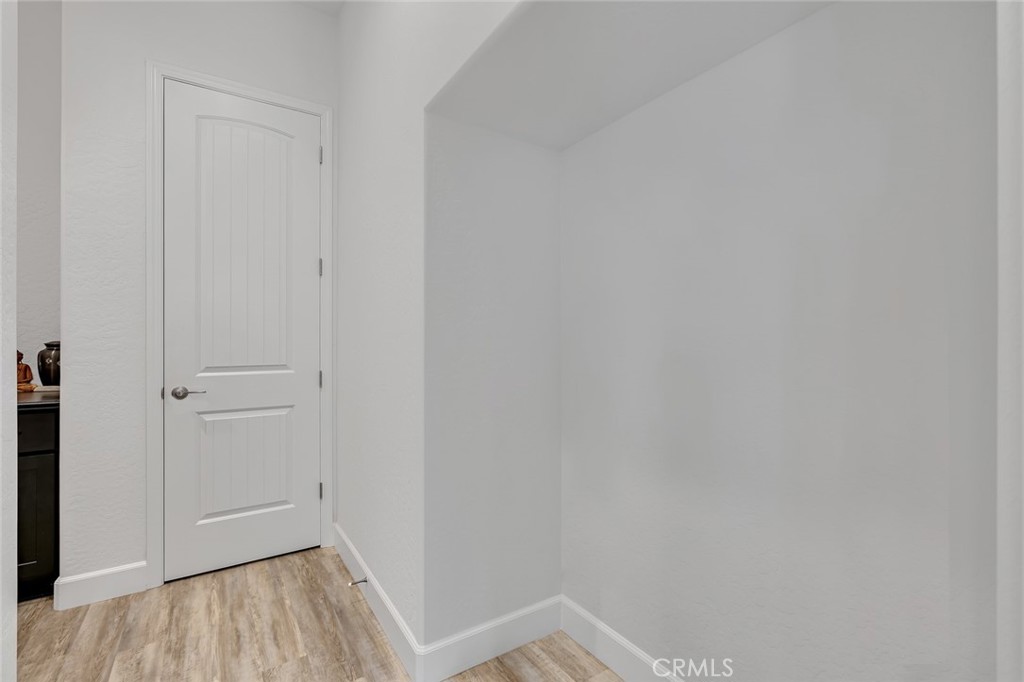 253 S Peters Ln, Madera, CA 93636