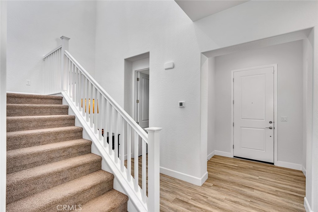 253 S Peters Ln, Madera, CA 93636