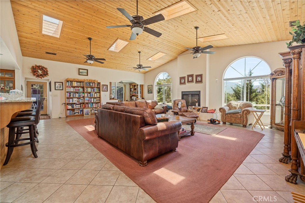 45544 Pine River Rd, Ahwahnee, CA 93601