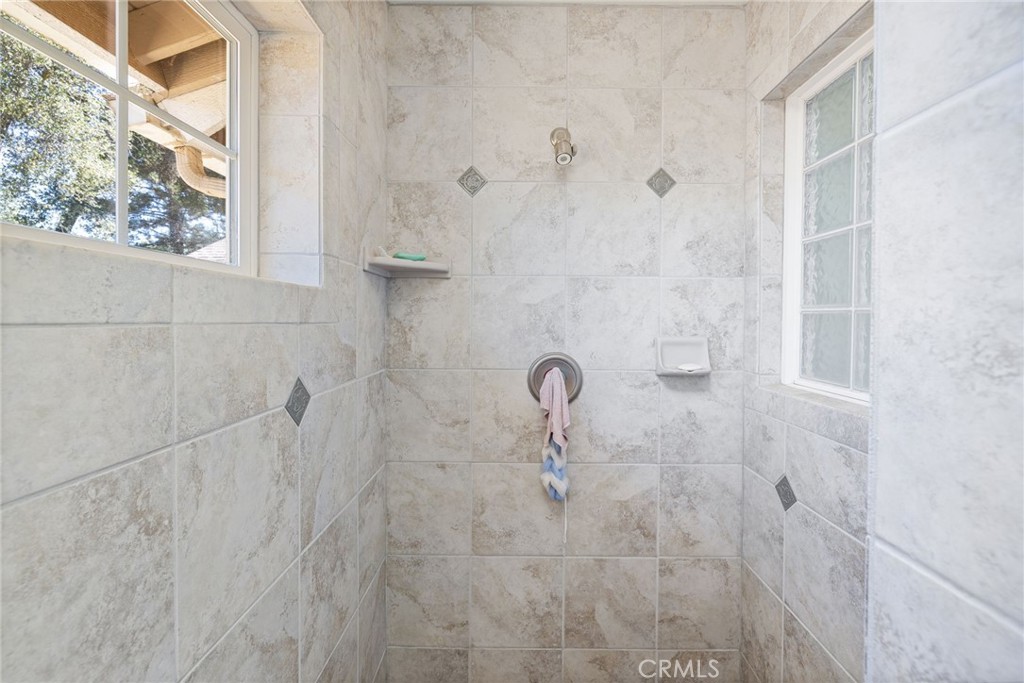 45544 Pine River Rd, Ahwahnee, CA 93601