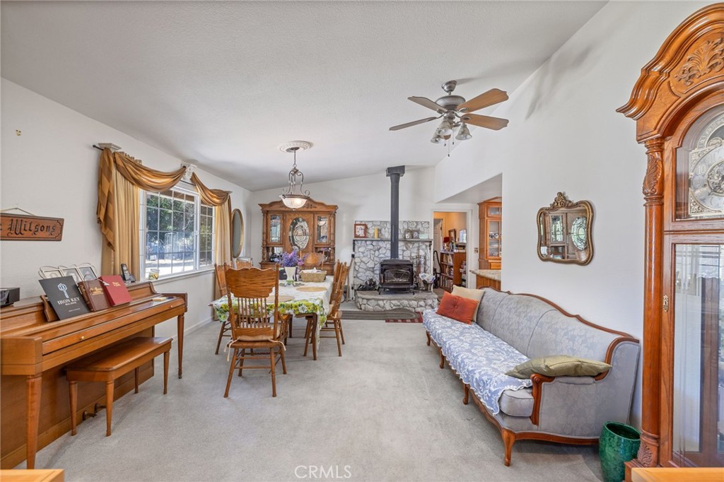 45544 Pine River Rd, Ahwahnee, CA 93601