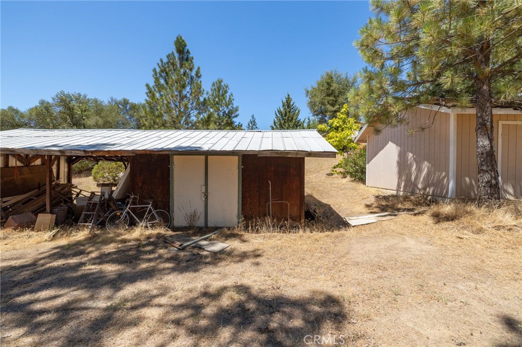 45544 Pine River Rd, Ahwahnee, CA 93601