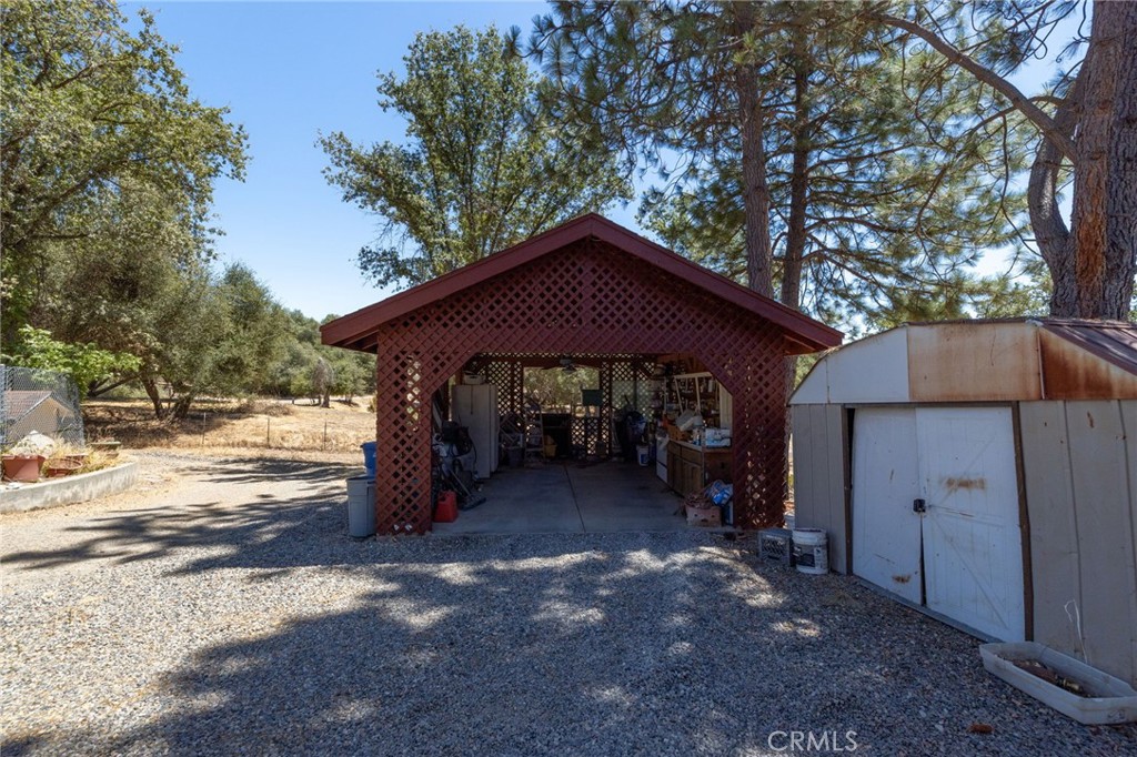 45544 Pine River Rd, Ahwahnee, CA 93601