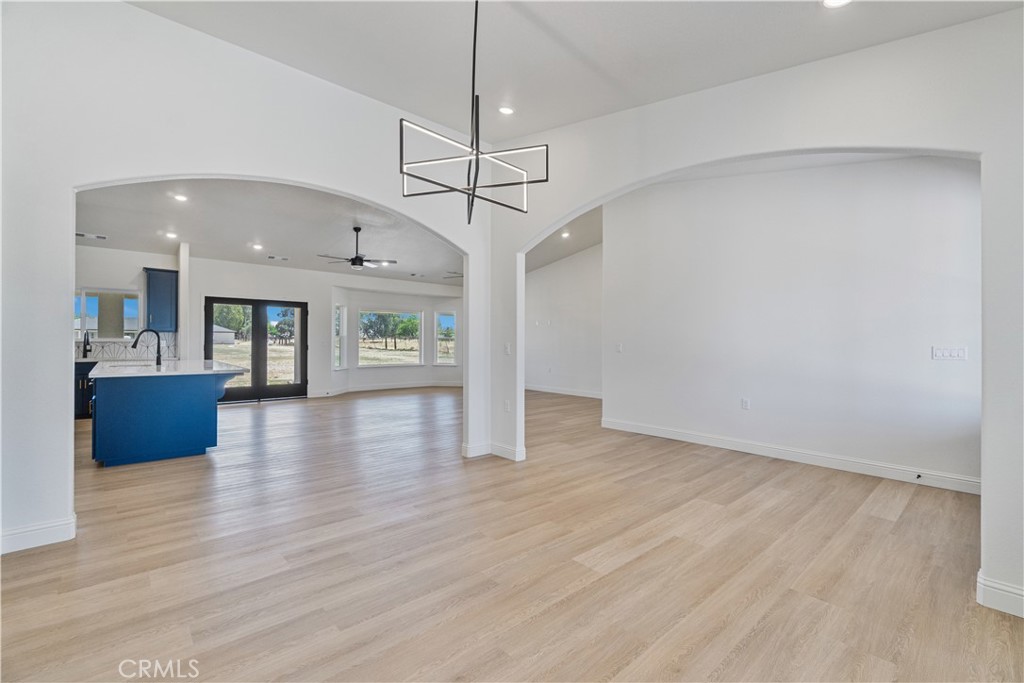 21035 Forest Glen Rd, Madera, CA 93638