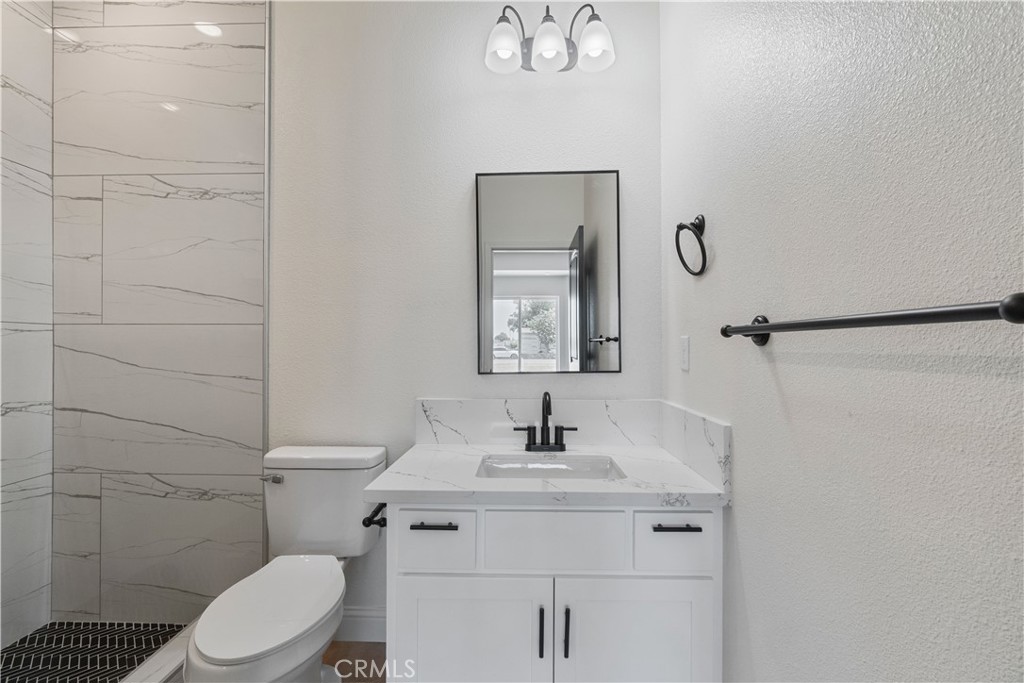 21035 Forest Glen Rd, Madera, CA 93638