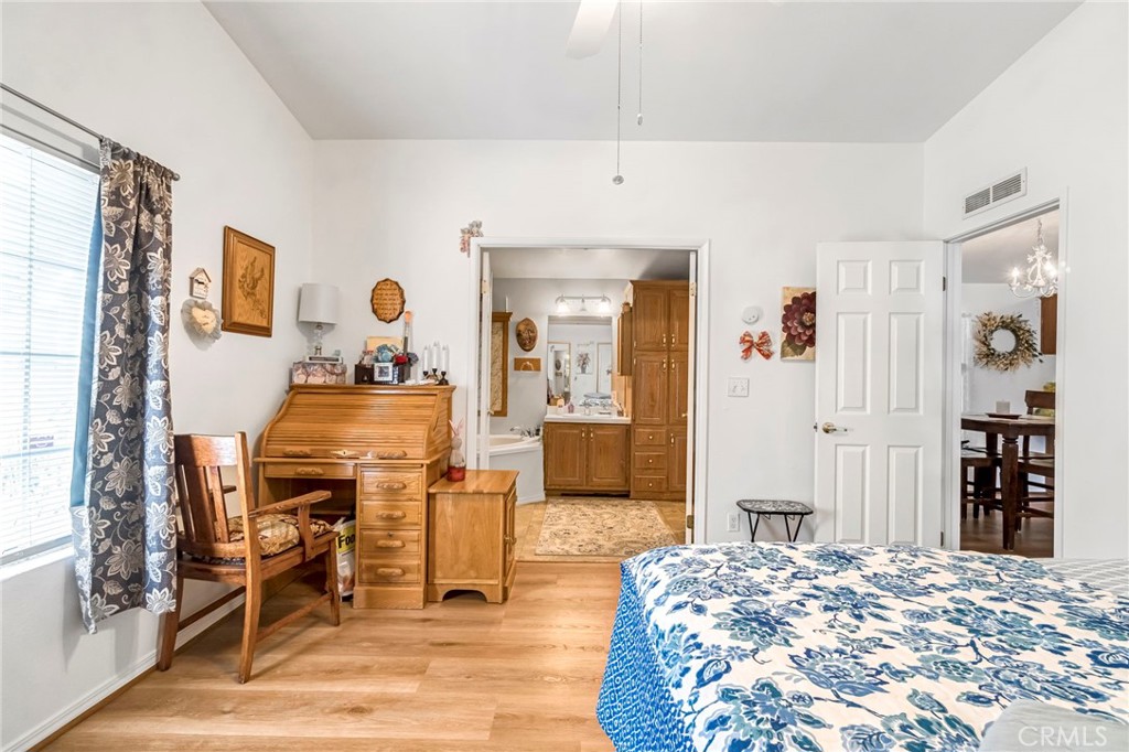 1218 E Cleveland Ave #142, Madera, CA 93638