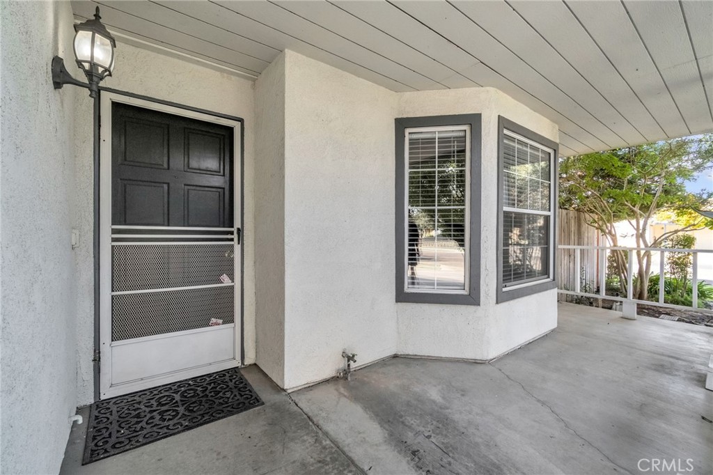 1688 University, Madera, CA 93637