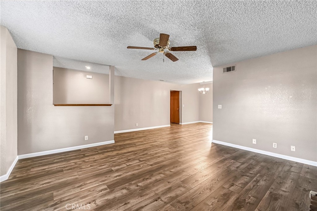 1688 University, Madera, CA 93637