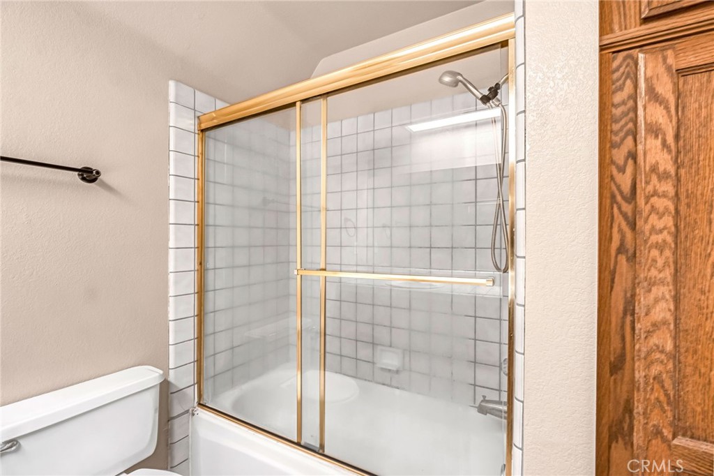 1688 University, Madera, CA 93637