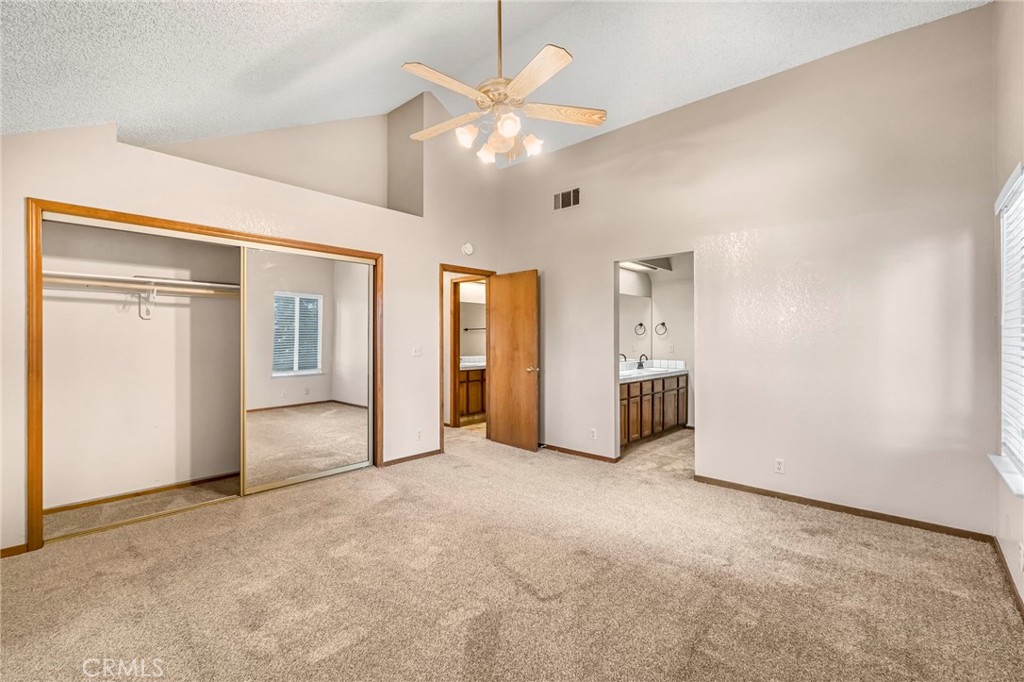 1688 University, Madera, CA 93637