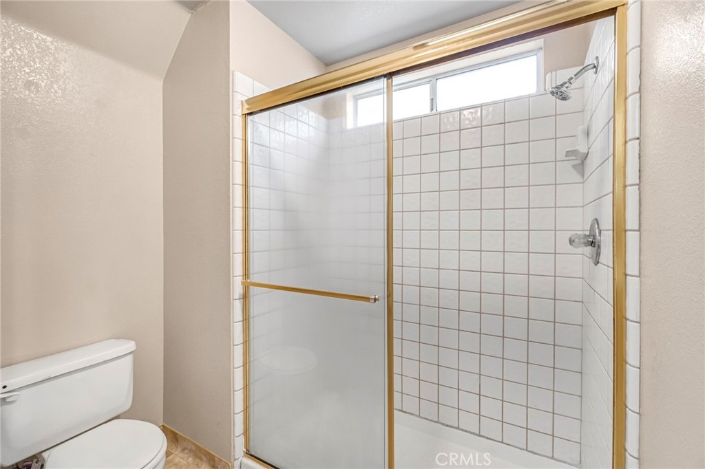 1688 University, Madera, CA 93637