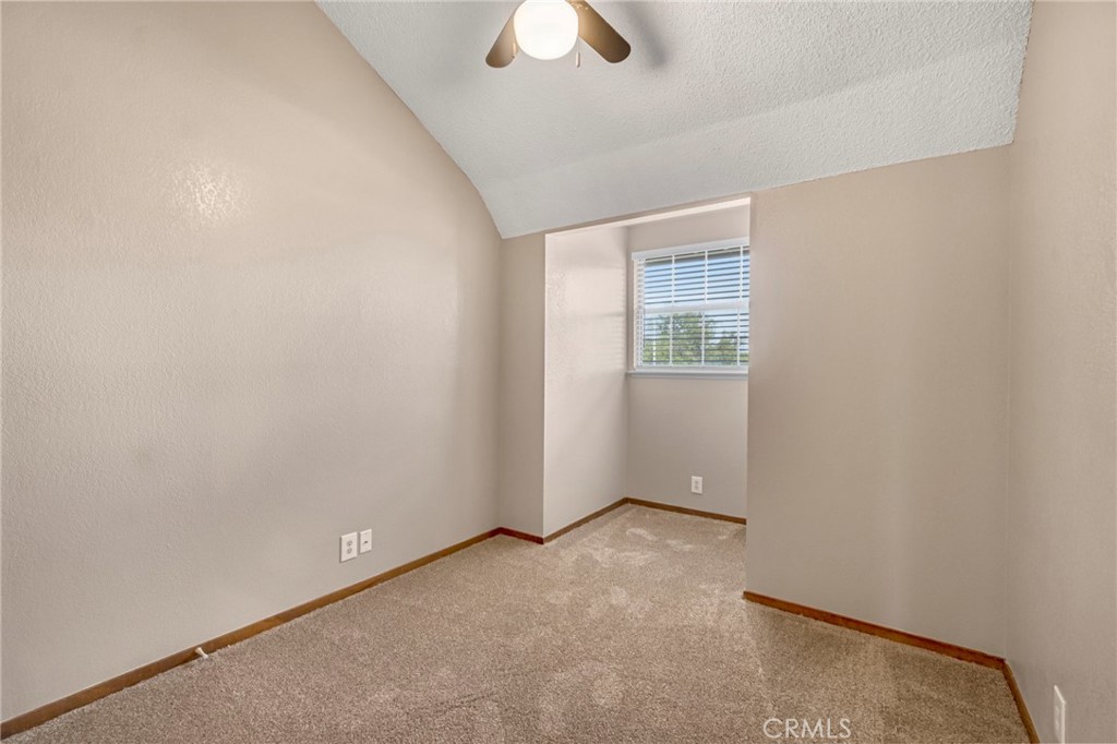 1688 University, Madera, CA 93637