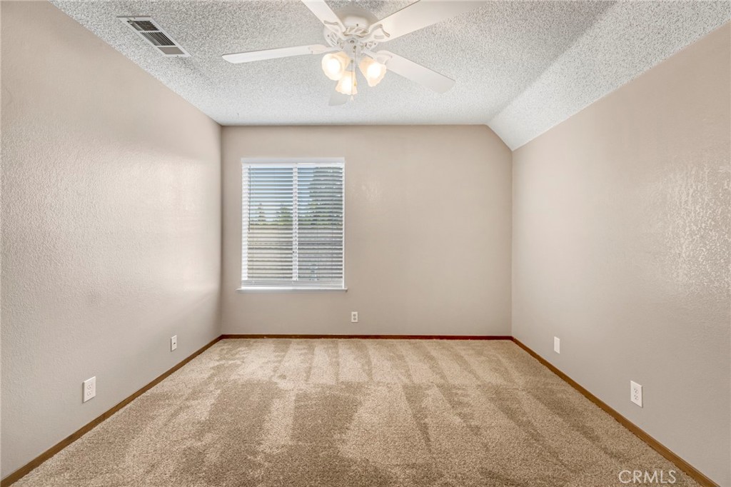 1688 University, Madera, CA 93637