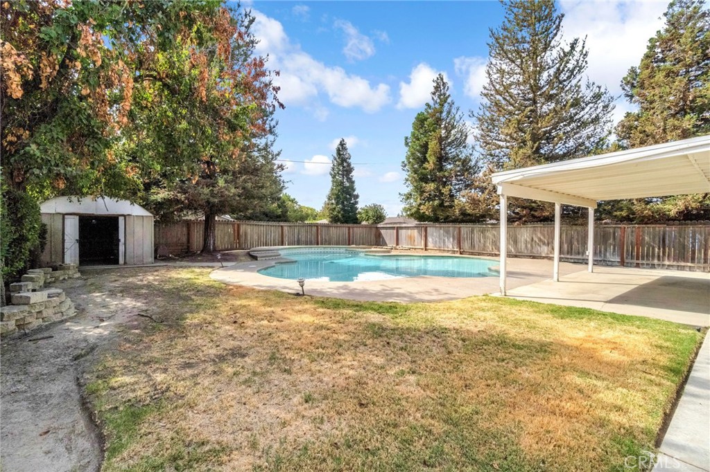 1688 University, Madera, CA 93637