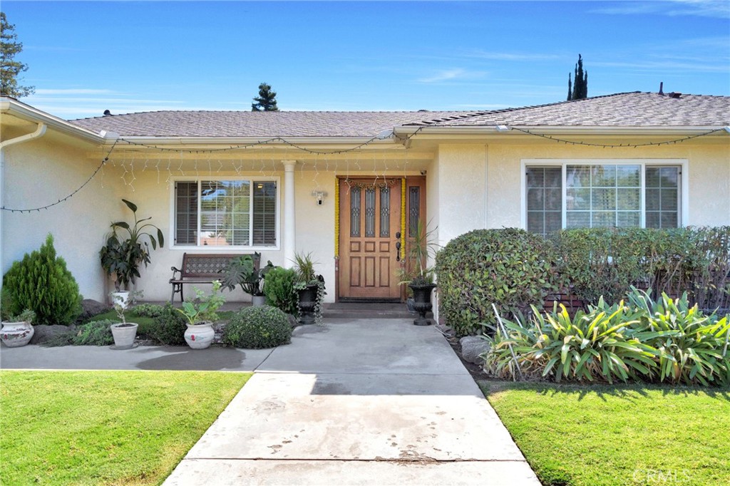 3077 W Robinwood Ln, Fresno, CA 93711