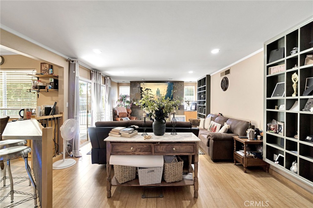 3077 W Robinwood Ln, Fresno, CA 93711