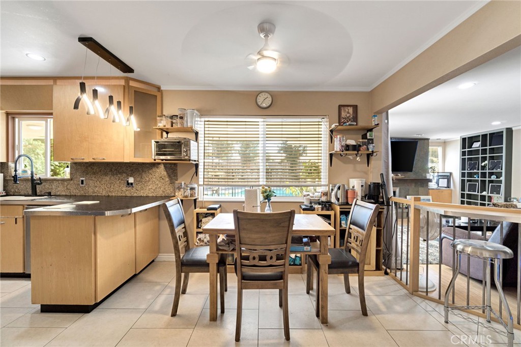 3077 W Robinwood Ln, Fresno, CA 93711