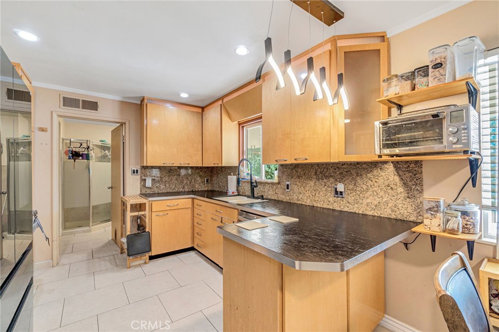 3077 W Robinwood Ln, Fresno, CA 93711