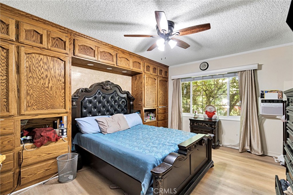 3077 W Robinwood Ln, Fresno, CA 93711