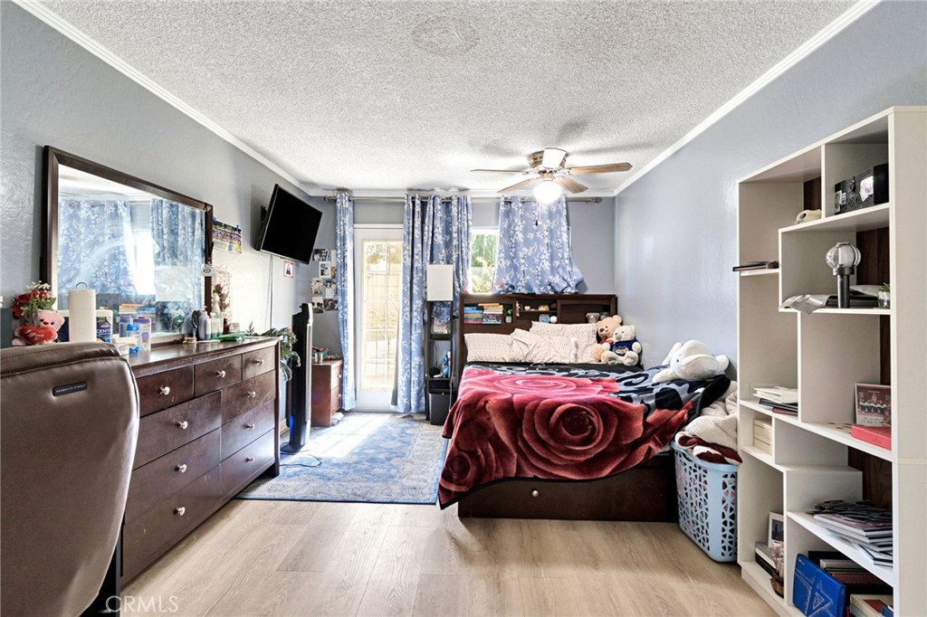 3077 W Robinwood Ln, Fresno, CA 93711