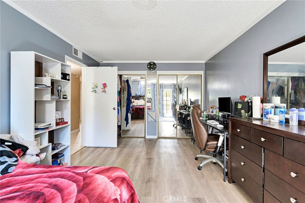 3077 W Robinwood Ln, Fresno, CA 93711