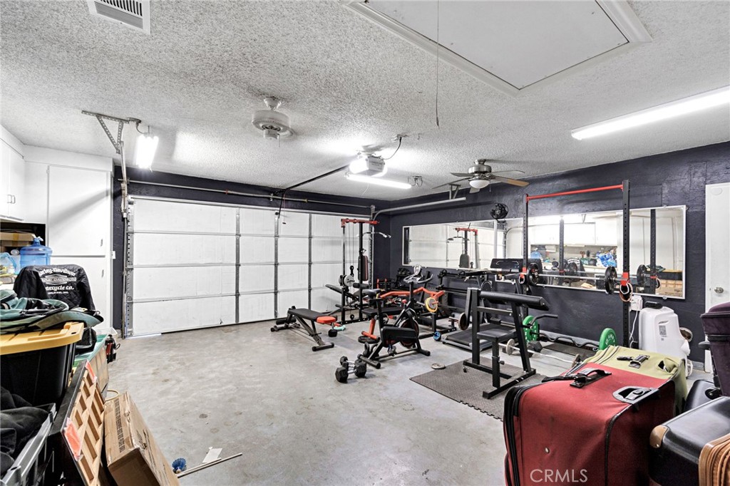 3077 W Robinwood Ln, Fresno, CA 93711